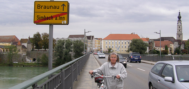 Grenzbrücke über den Inn nach Braunau