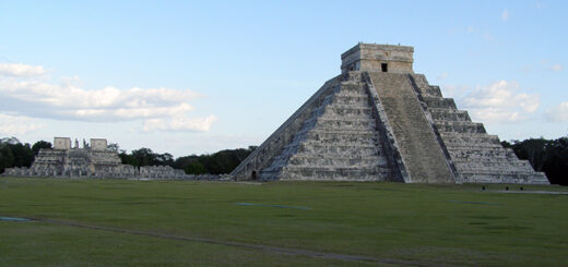 "Castillo" und "Tempel der Krieger" in Chichén Itzá