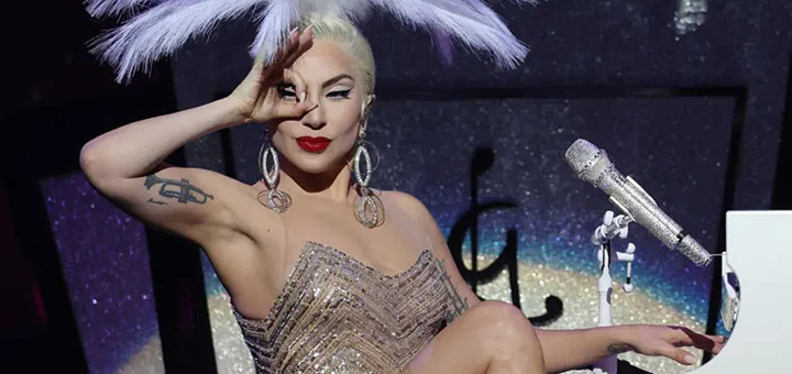 Lady Gaga macht satanistische Handgeste